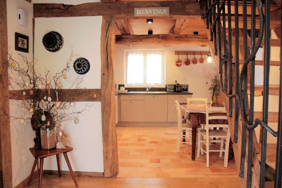 La cuisine vue depuis l'entrée du gite Anny & jeanyves