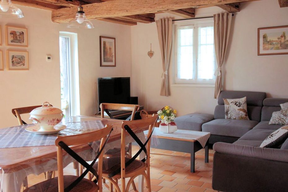 Le séjour vue depuis la salle à manger du gîte d'Anny & Jean Yves